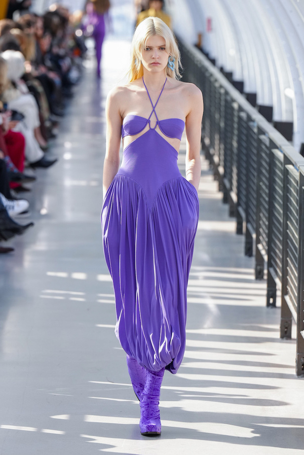 عرض أزياء Stella McCartney لموسم خريف 2022