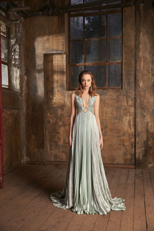 عرض أزياء مجموعة Tony Ward لموسم خريف وشتاء 2022 في باريس