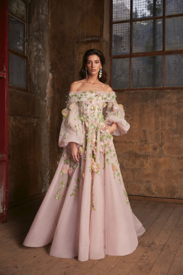 عرض أزياء مجموعة Tony Ward لموسم خريف وشتاء 2022 في باريس