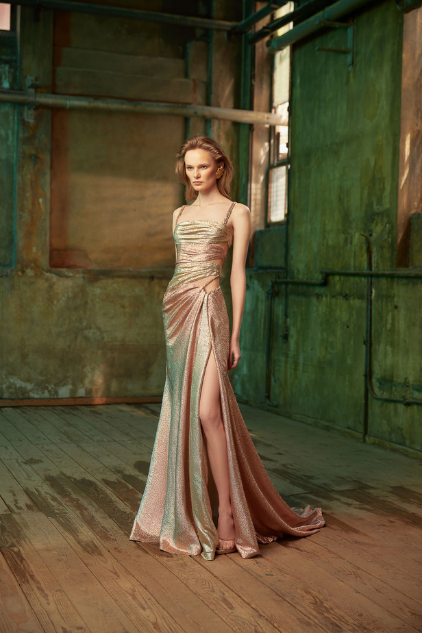 عرض أزياء مجموعة Tony Ward لموسم خريف وشتاء 2022 في باريس