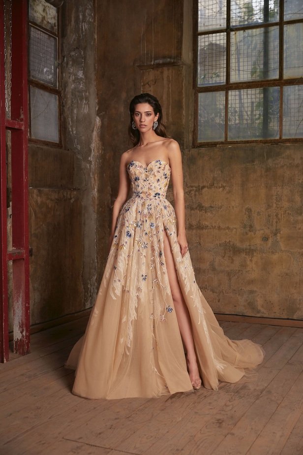 عرض أزياء مجموعة Tony Ward لموسم خريف وشتاء 2022 في باريس