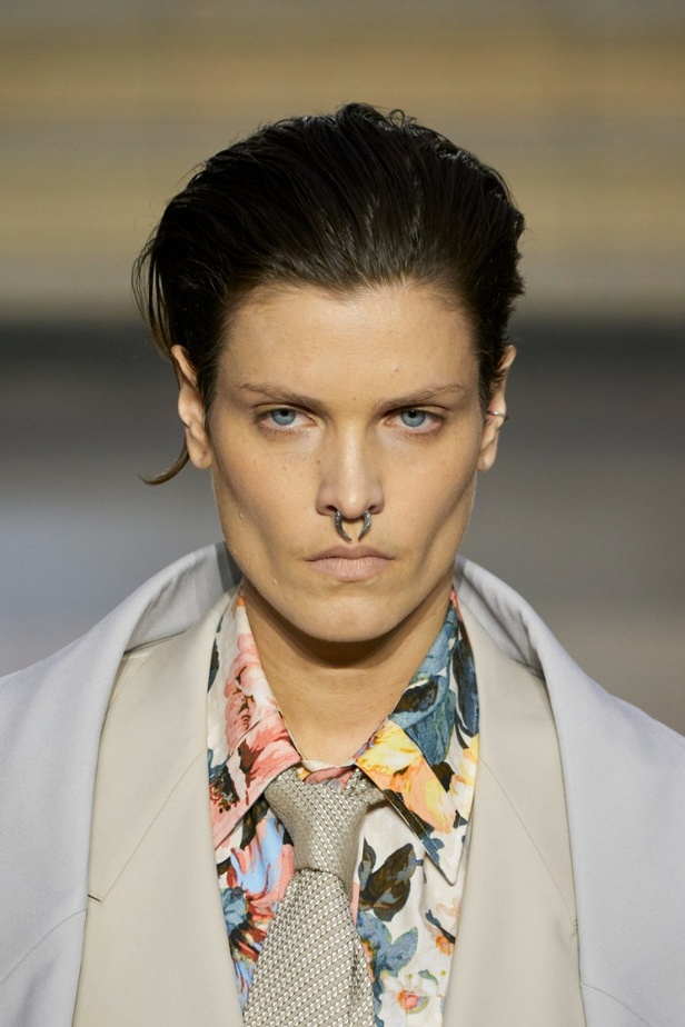 اطلالات جمالية من مجموعة Louis Vuitton لخريف وشتاء 2022-2023