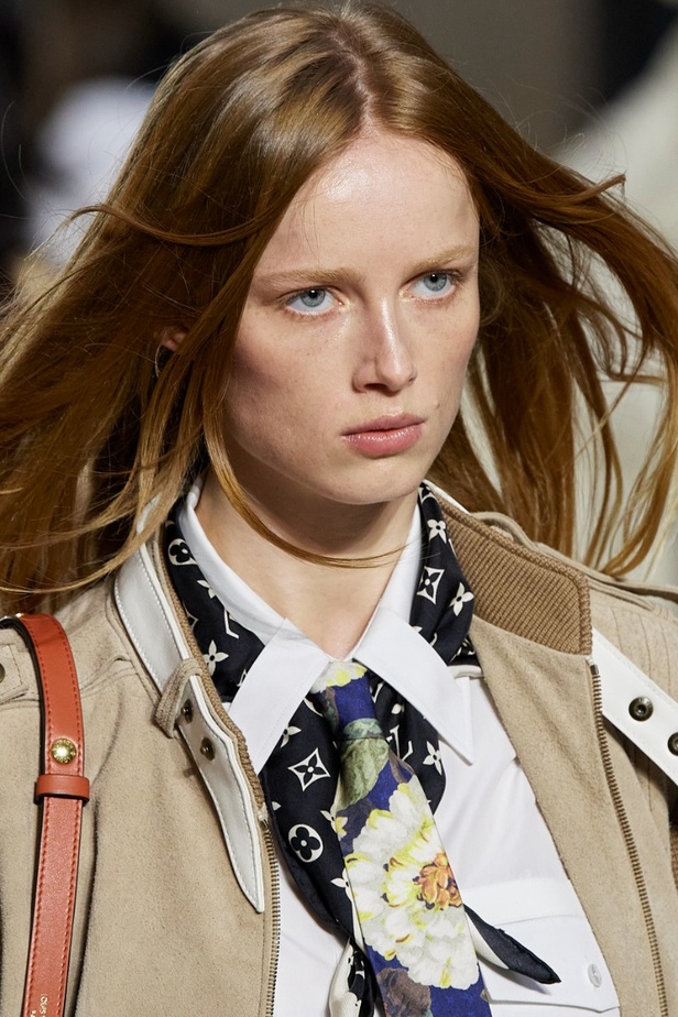 اطلالات جمالية من مجموعة Louis Vuitton لخريف وشتاء 2022-2023