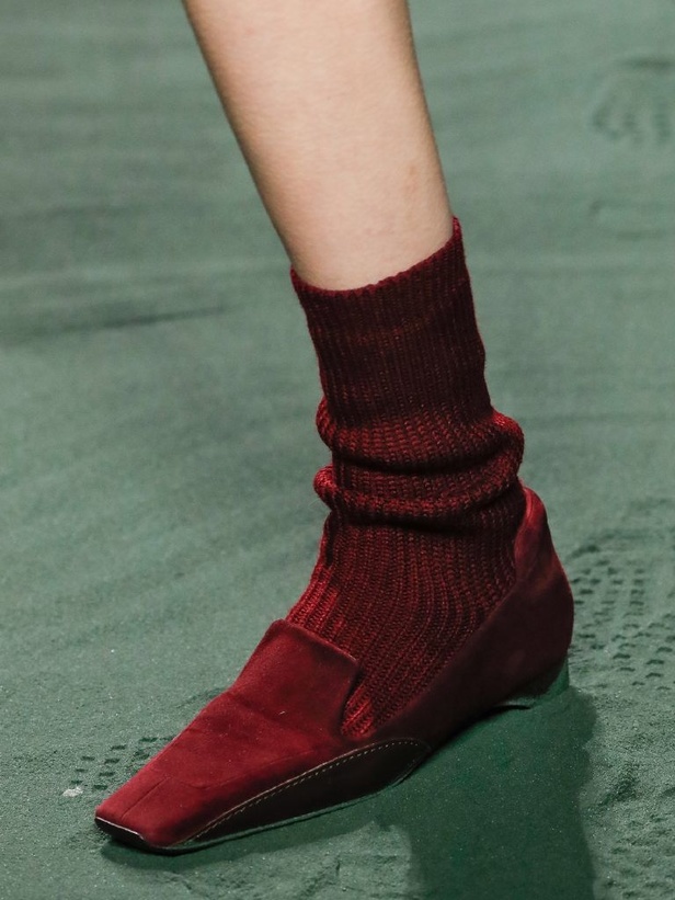 دار هيرميس تحيي موضة التصاميم الرياضية والشبابية في مجموعة خريف وشتاء 2022