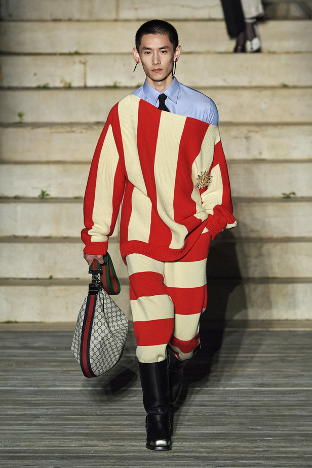 عرض أزياء غوتشي كروز 2023 خطوة نحو مستقبل حيوي في عالم الموضة