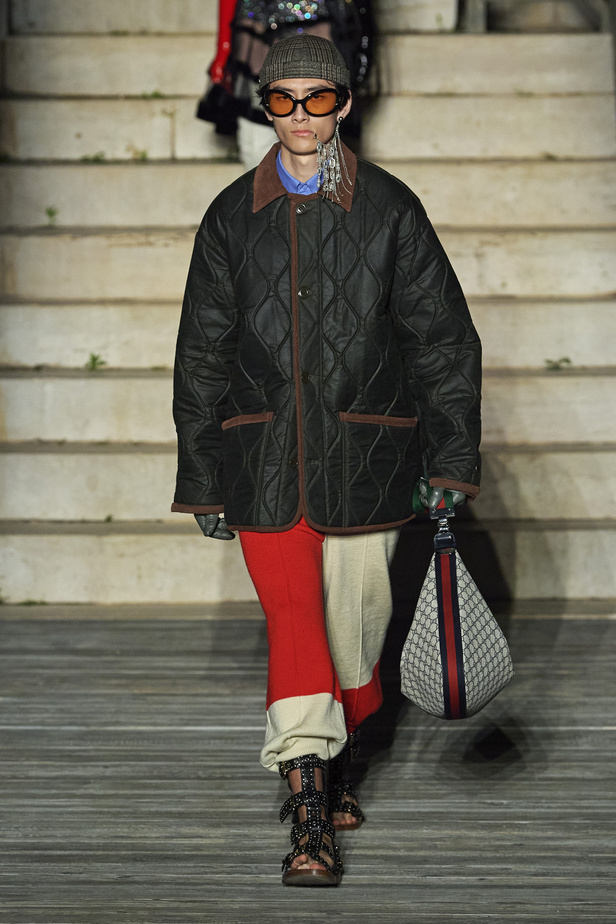 عرض أزياء غوتشي كروز 2023 خطوة نحو مستقبل حيوي في عالم الموضة