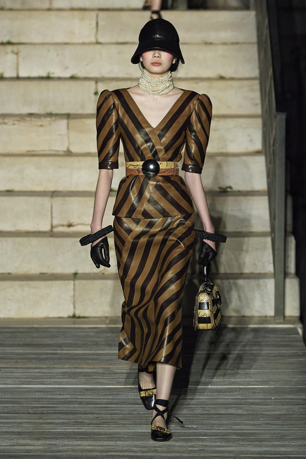 عرض أزياء غوتشي كروز 2023 خطوة نحو مستقبل حيوي في عالم الموضة