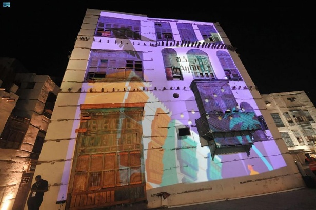 أجواء الإثارة والزمن الجميل في 5 تجارب في جدة التاريخية 