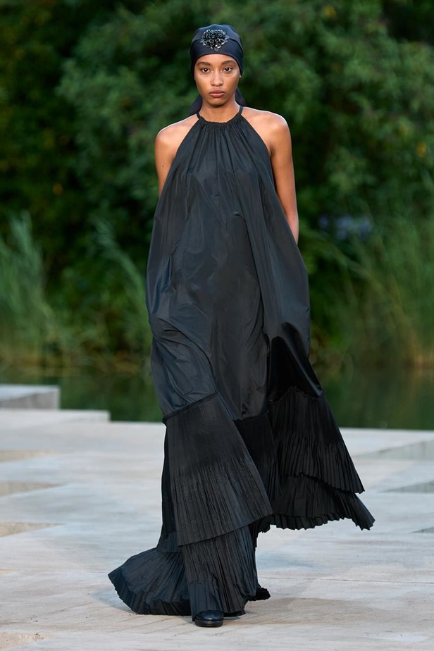 عرض أزياء Max Mara Resort 2023