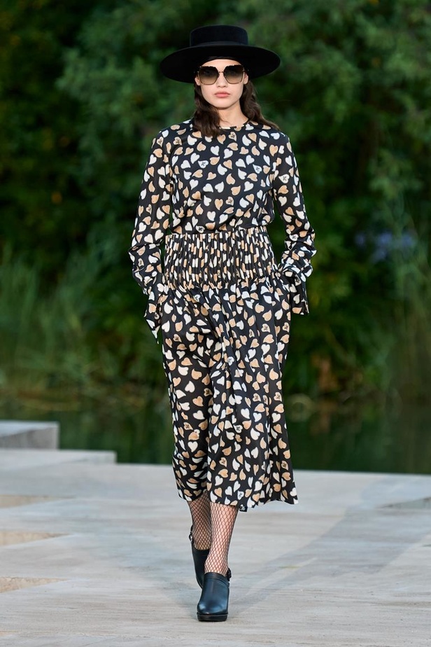 عرض أزياء Max Mara Resort 2023