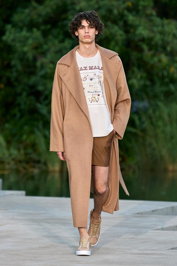عرض أزياء Max Mara Resort 2023