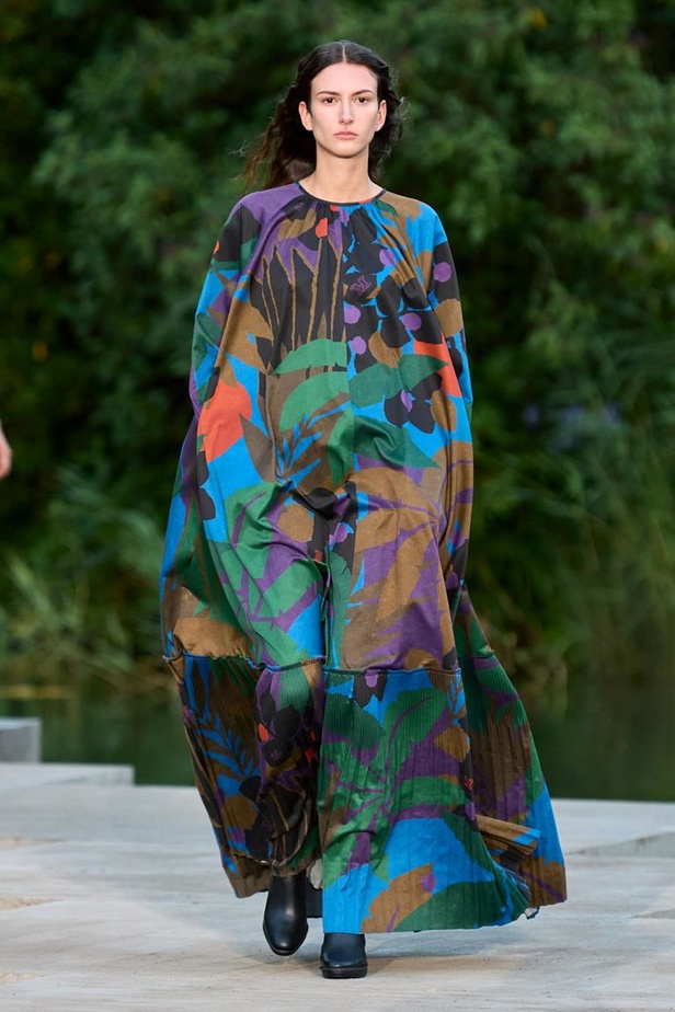 عرض أزياء Max Mara Resort 2023
