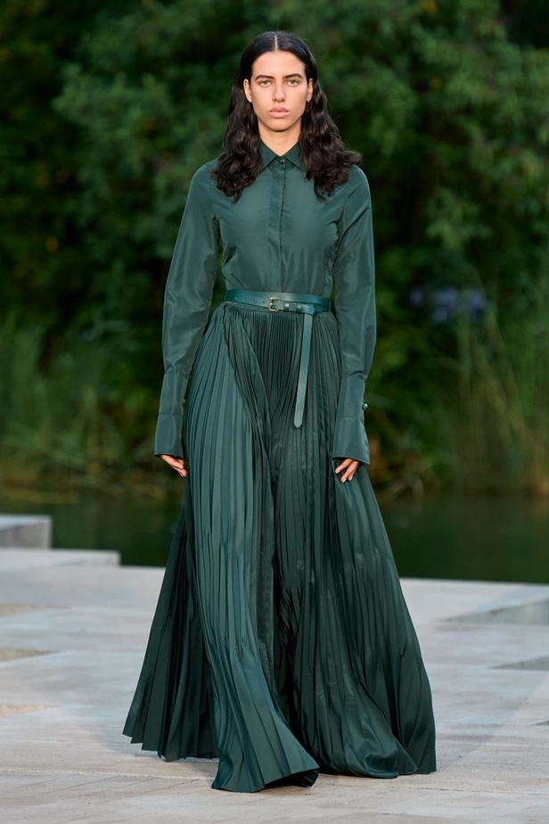 عرض أزياء Max Mara Resort 2023