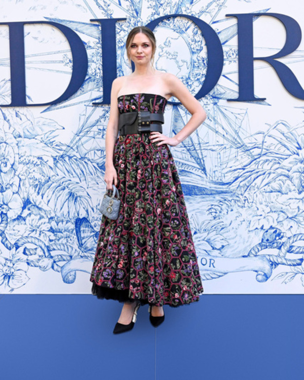 Dior تحتفل بالأنوثة في مجموعة "ديور كروز" للعام 2023