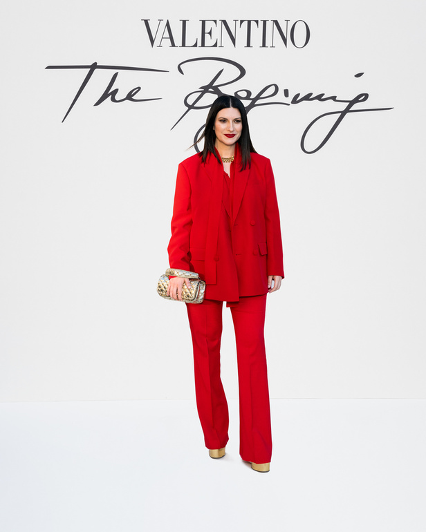 مجموعة Valentino للهوت كوتور 2022 تتخطى التقاليد بقطع عصرية