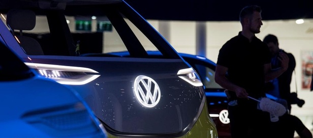 فولكس فاغن تطور برنامجا إلكترونيا لجميع سياراتها