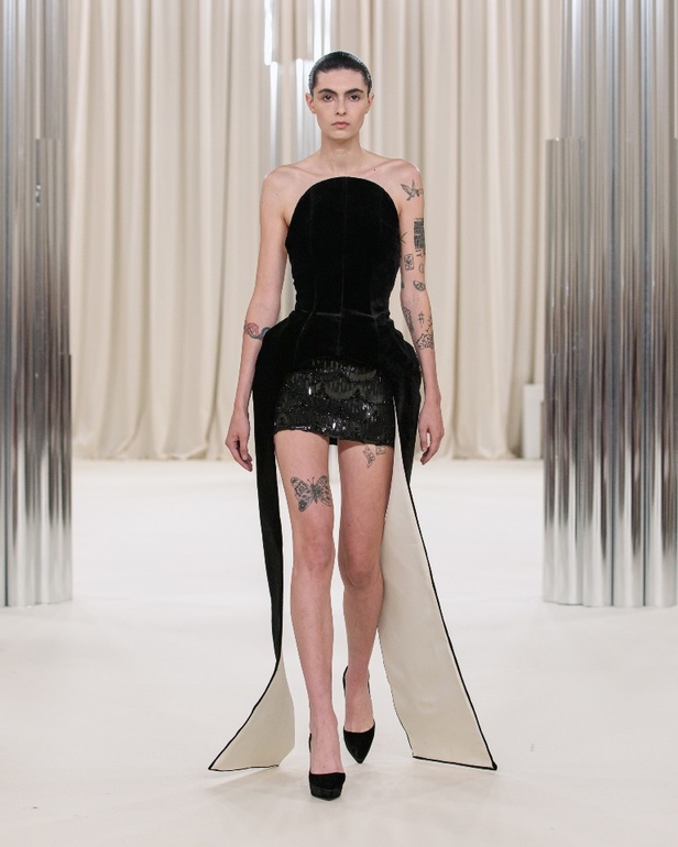 Ashi Studio تكشف عن مجموعة كوتور خريف وشتاء 2023 بعنوان "الأمواج"