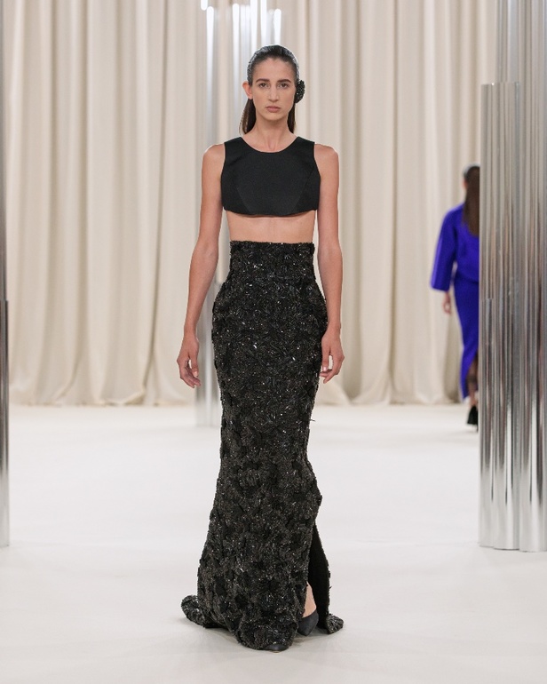 Ashi Studio تكشف عن مجموعة كوتور خريف وشتاء 2023 بعنوان "الأمواج"