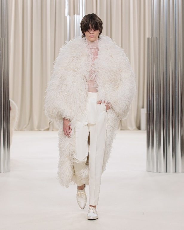 Ashi Studio تكشف عن مجموعة كوتور خريف وشتاء 2023 بعنوان "الأمواج"