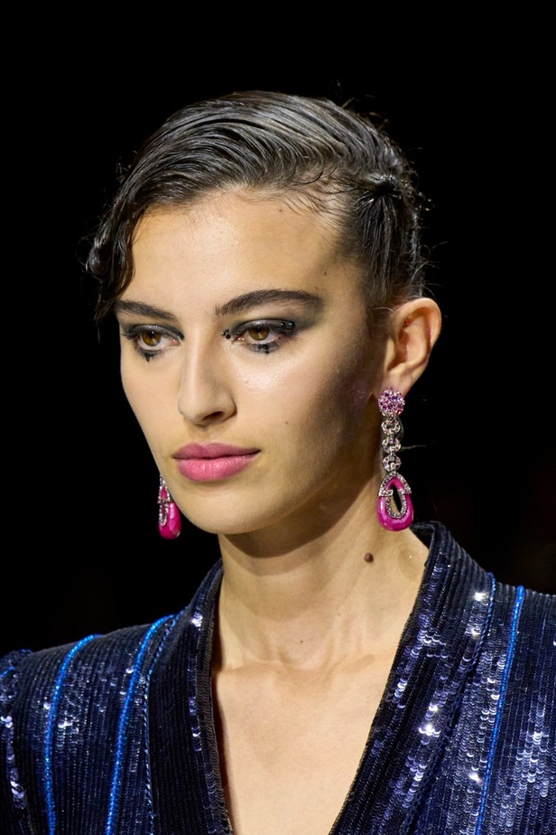 اطلالات جمالية من مجموعة Giorgio Armani Privé