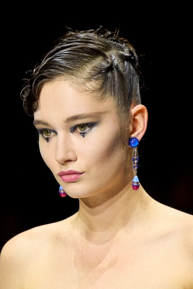 اطلالات جمالية من مجموعة Giorgio Armani Privé