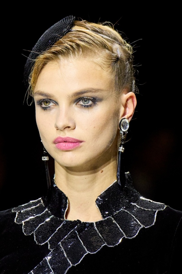 اطلالات جمالية من مجموعة Giorgio Armani Privé