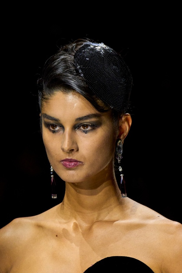 اطلالات جمالية من مجموعة Giorgio Armani Privé