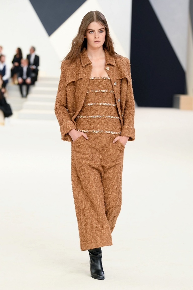 مجموعة CHANEL للأزياء الراقية لخريف وشتاء 2023 