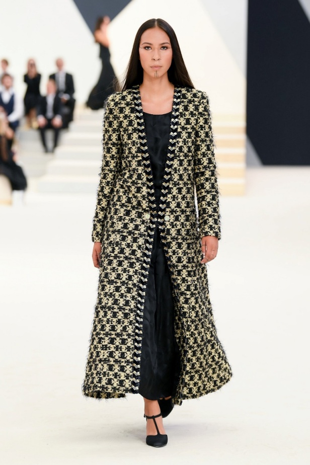 مجموعة CHANEL للأزياء الراقية لخريف وشتاء 2023 