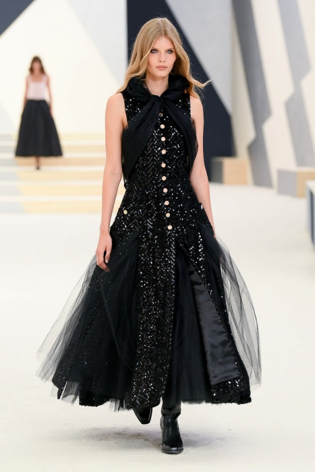 مجموعة CHANEL للأزياء الراقية لخريف وشتاء 2023 