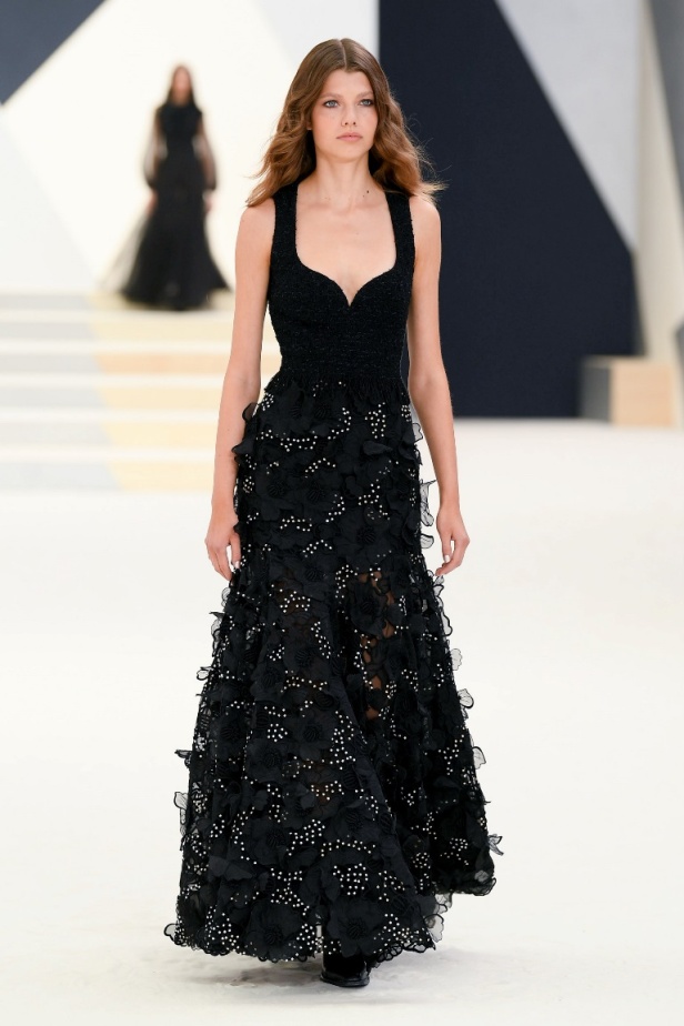 مجموعة CHANEL للأزياء الراقية لخريف وشتاء 2023 