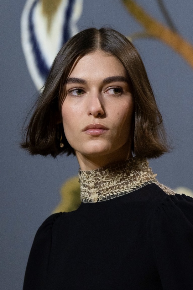 مجموعة Dior للتصاميم الراقية لخريف 2023 تصاميم ثورية بين التقاليد والفلكلور