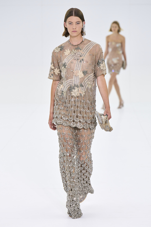 من مجموع فندي للهوت كوتور لخريف وشتاء 2022