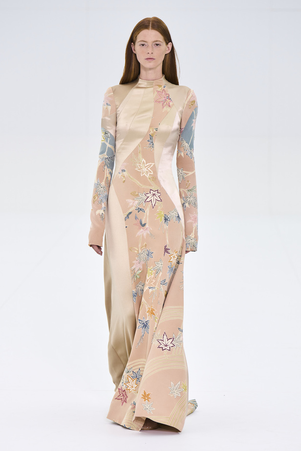 من مجموع فندي للهوت كوتور لخريف وشتاء 2022