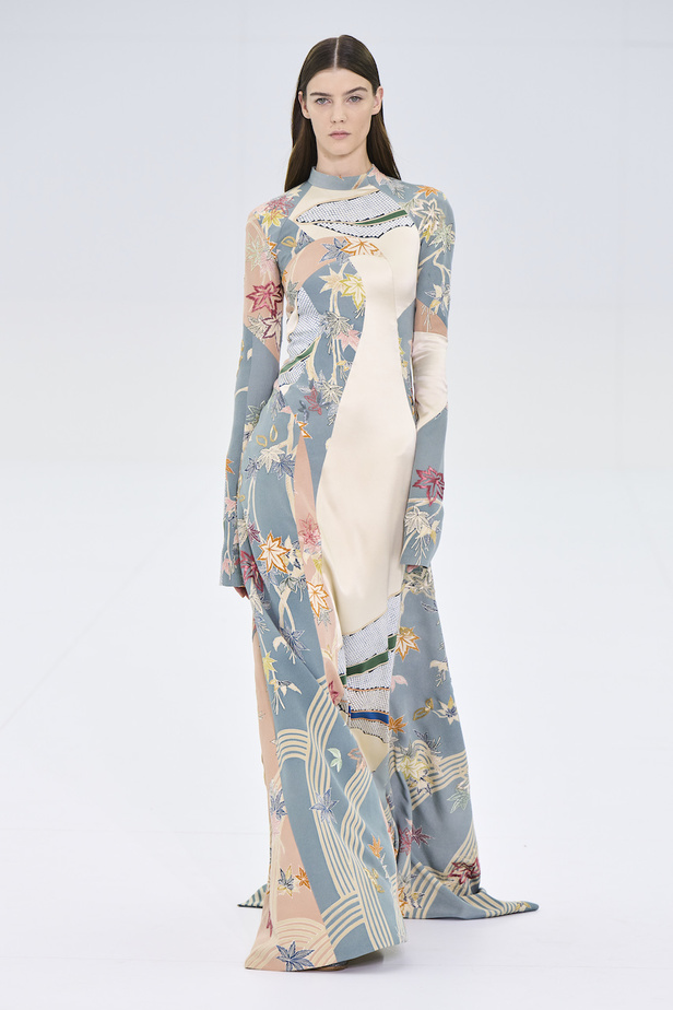 من مجموع فندي للهوت كوتور لخريف وشتاء 2022