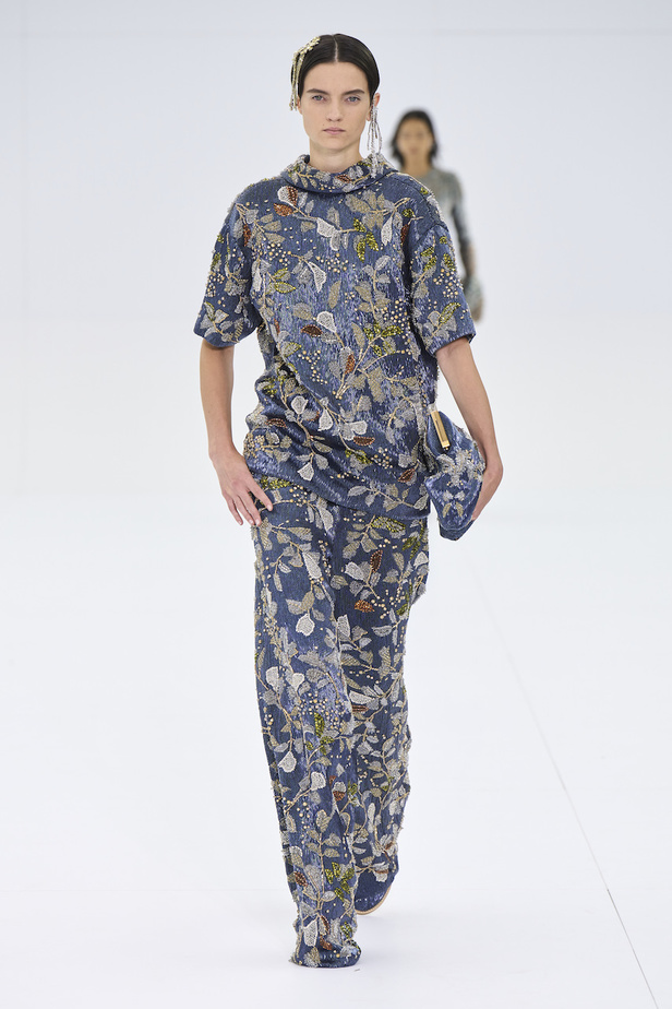 من مجموع فندي للهوت كوتور لخريف وشتاء 2022