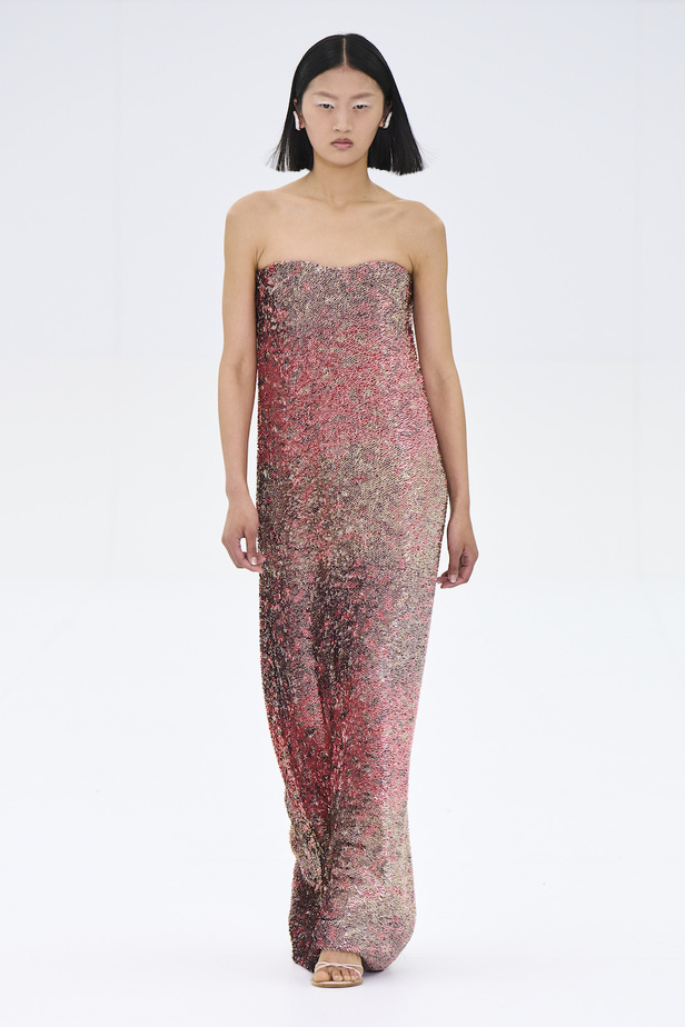 من مجموع فندي للهوت كوتور لخريف وشتاء 2022