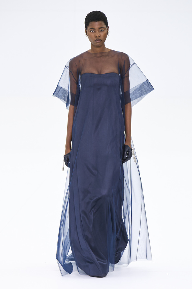 من مجموع فندي للهوت كوتور لخريف وشتاء 2022