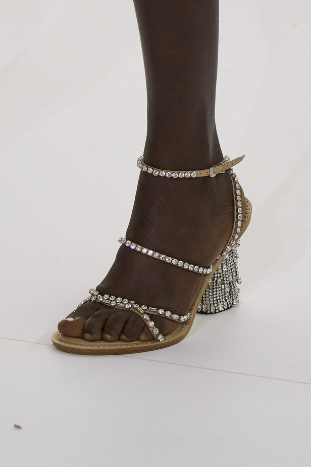 مجموعة فندي للهوت كوتور لموسم خريف وشتاء 2022