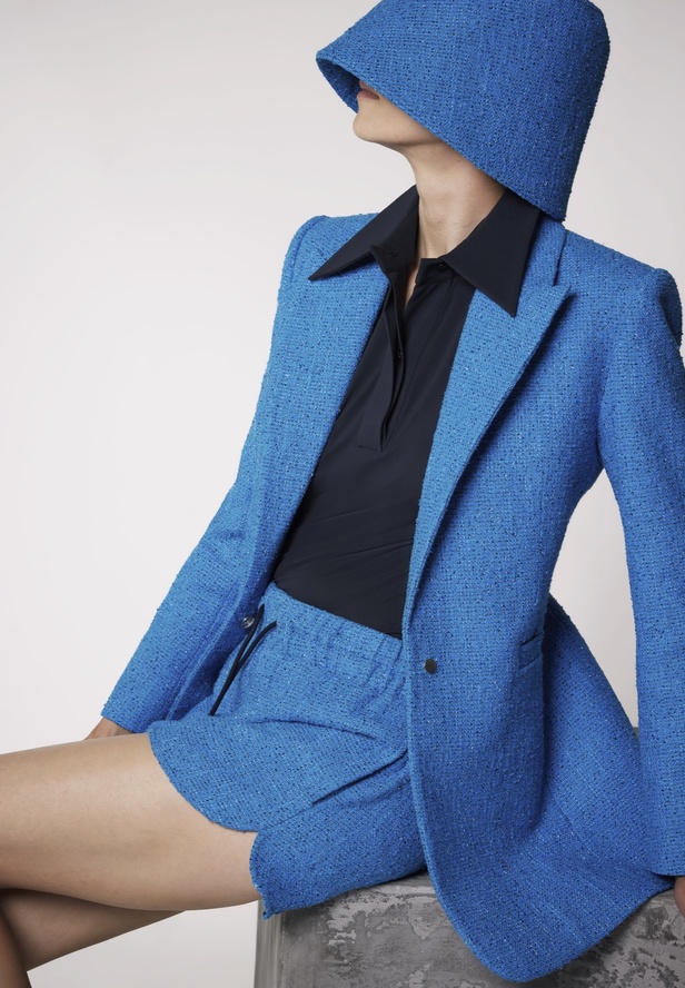 عرض أزياء Maison Rabih Kayrouz للهوت كوتور 2022 يحيي موضة القصات الفضفاضة