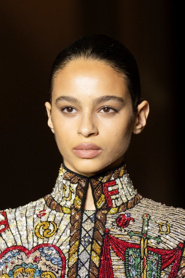 مجموعة زهير مراد للأزياء الراقية لخريف 2022... عندما تتآمر الكوتور مع الكون ونجومه