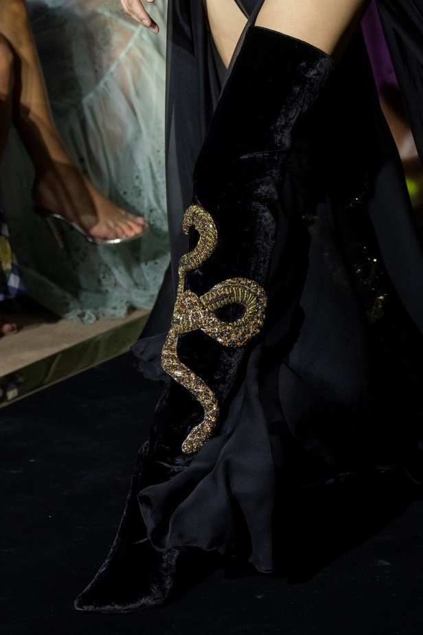 مجموعة زهير مراد للأزياء الراقية لخريف 2022... عندما تتآمر الكوتور مع الكون ونجومه