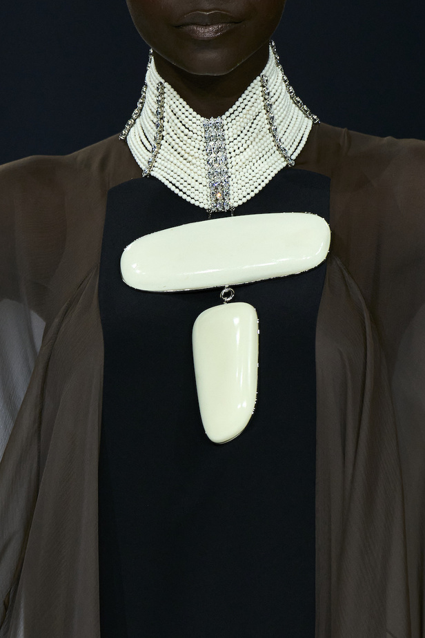 مجموعة ستيفان رولان للهوت كوتور لخريف وشتاء 2022