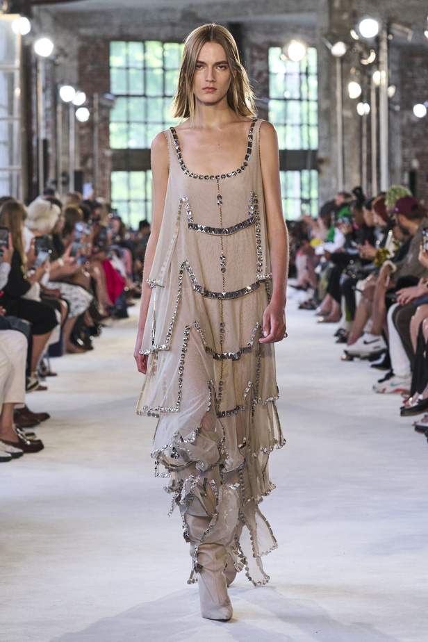 مجموعة Alexandre Vauthier للهوت كوتور 2022 ابداع وألوان وفخامة