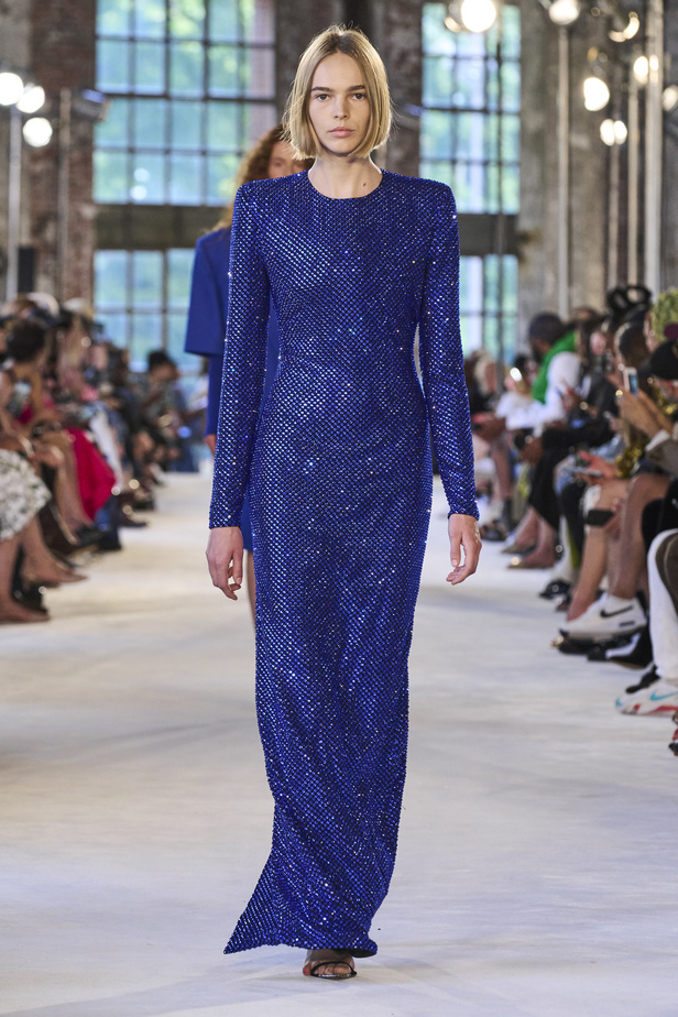 مجموعة Alexandre Vauthier للهوت كوتور 2022 ابداع وألوان وفخامة