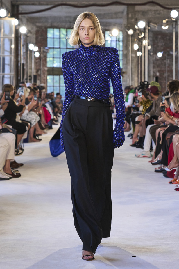 مجموعة Alexandre Vauthier للهوت كوتور 2022 ابداع وألوان وفخامة