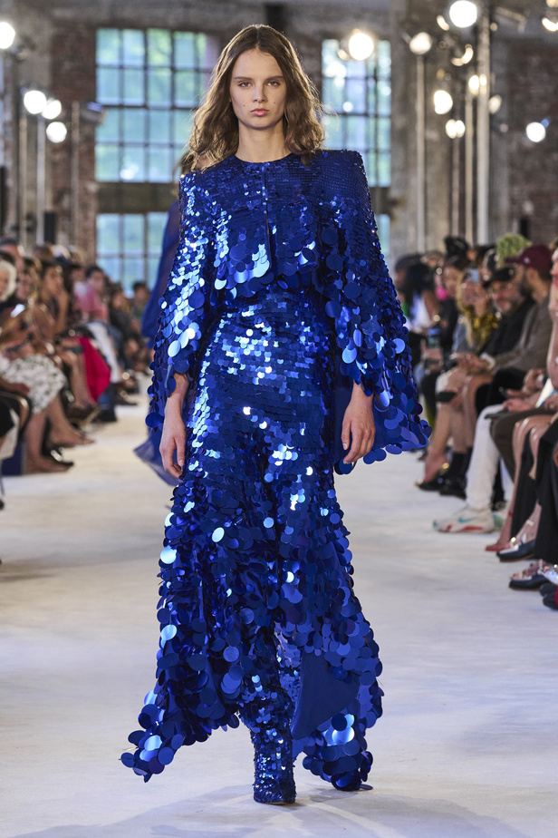 مجموعة Alexandre Vauthier للهوت كوتور 2022 ابداع وألوان وفخامة