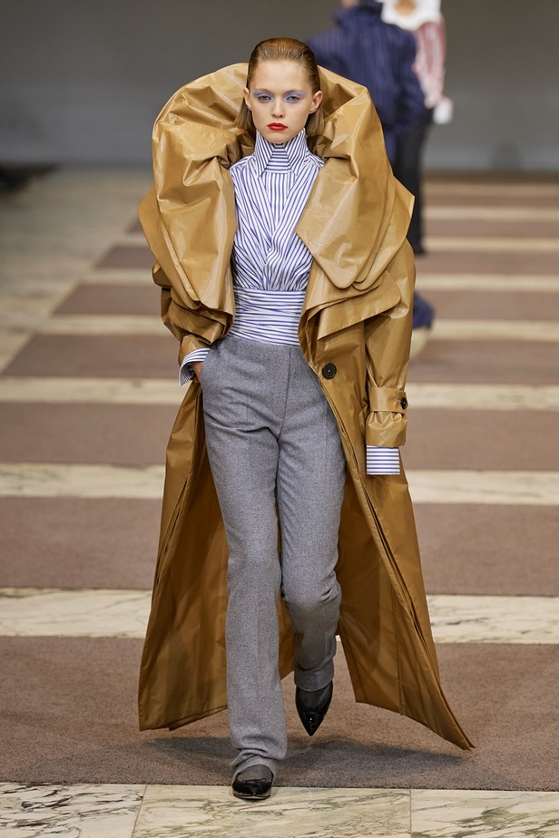 مجموعة Viktor & Rolf للأزياء الراقية 2022 تجسّد القوّة بلمسة عصرية 