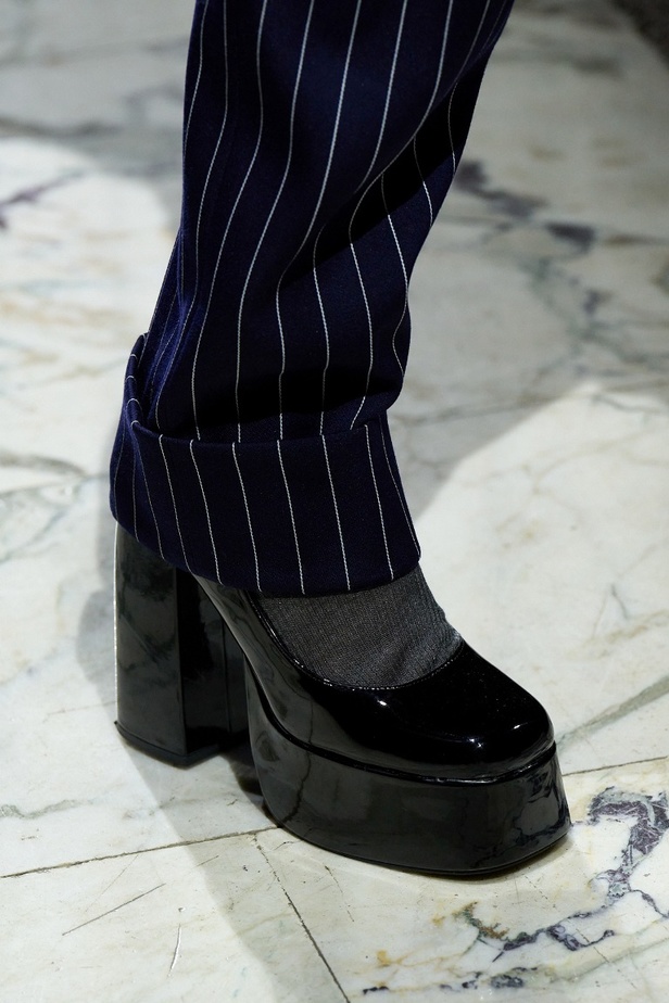 مجموعة Viktor & Rolf للأزياء الراقية 2022 تجسّد القوّة بلمسة عصرية 