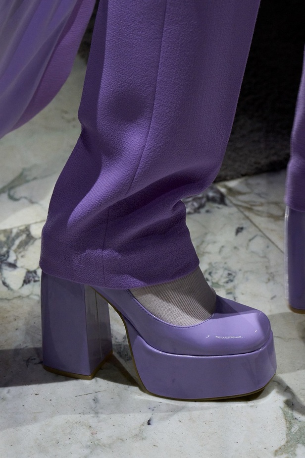 مجموعة Viktor & Rolf للأزياء الراقية 2022 تجسّد القوّة بلمسة عصرية 